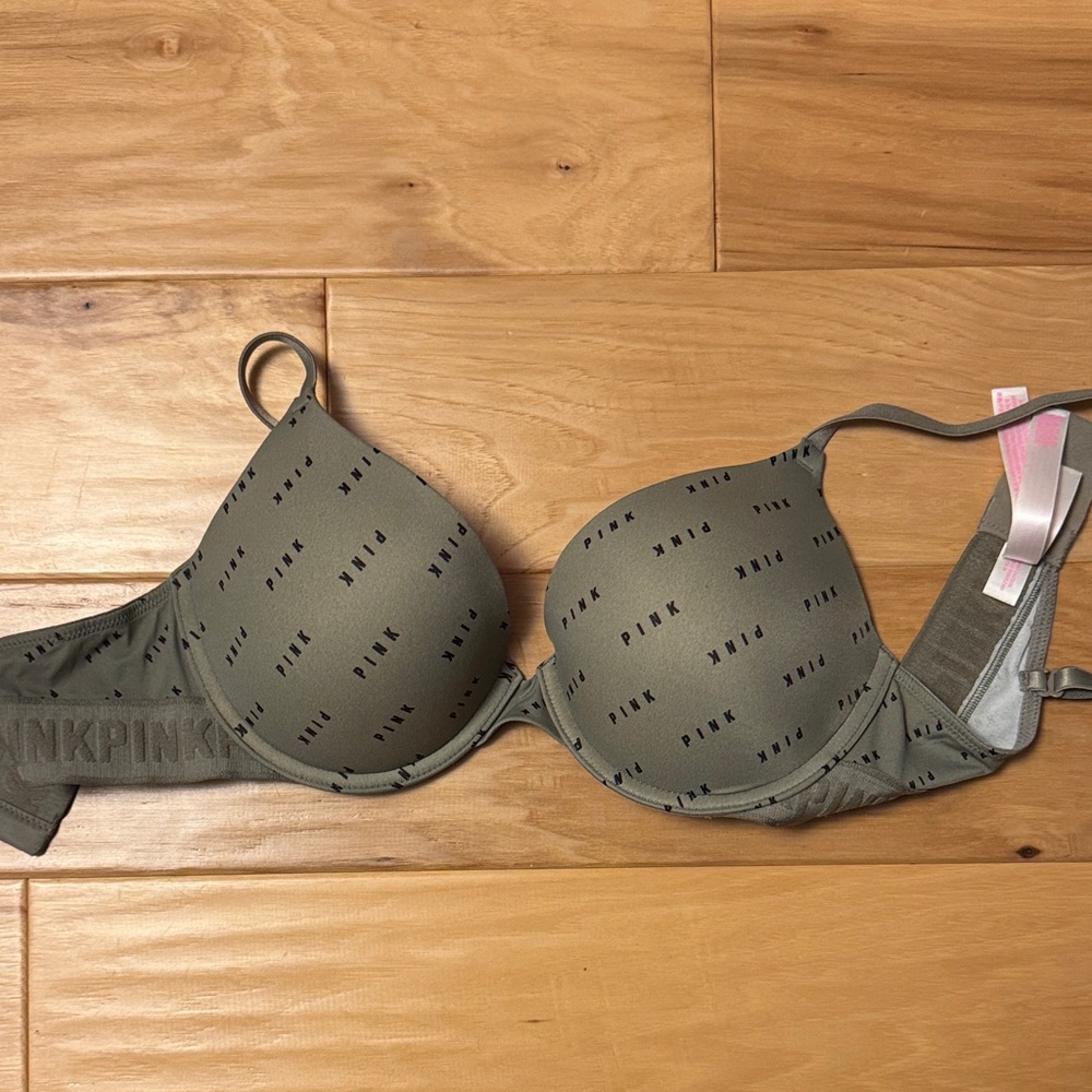 PINK Victoria's Wear Everywhere Push-Up Bra